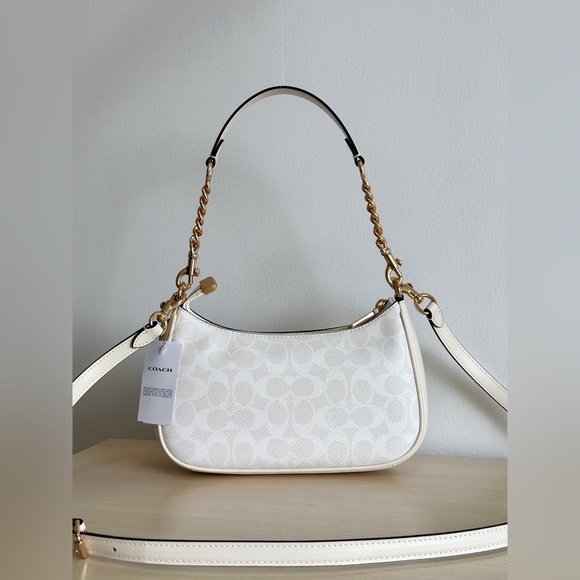 NWT coach Teri Shoulder Bag In Signature Canvas - Picture 2 of 9